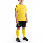 Personalisiertes gelbes Kinder-Fußballset mit Namen und Nummer