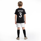 Personalisiertes Fußball Trikot Schwarz mit eigenem Namen und Nummer